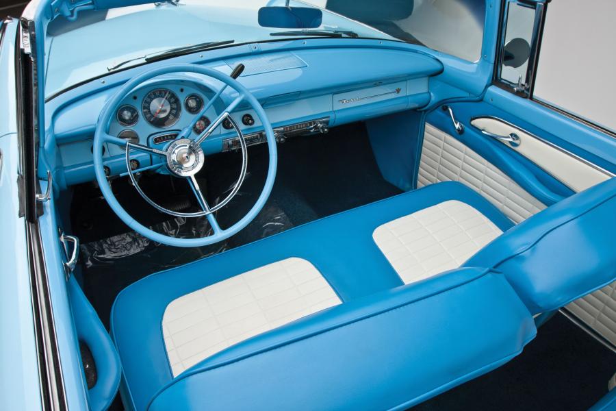  Ford Fairlane Sunliner Convertible White & Blue 1956 года  (фото 19 из 41)